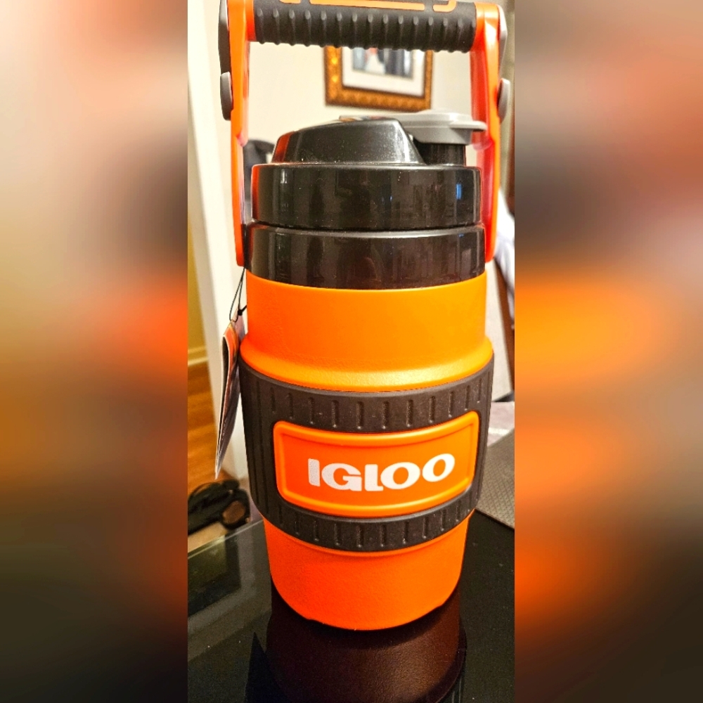 NWT IGLOO 80 oz. Commercial Cooler w/ Top Handle and Hooks Orange/ Black Design